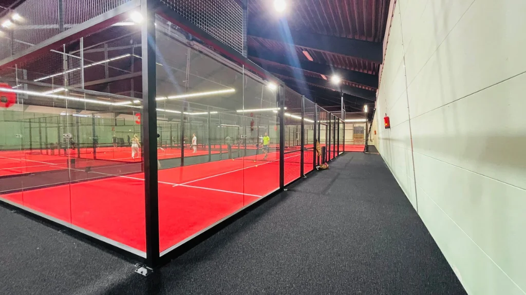 Eindhoven 6 Court LED