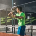 Comment Entretenir un Terrain de Padel au Maroc : Guide Complet pour une Longévité Maximale